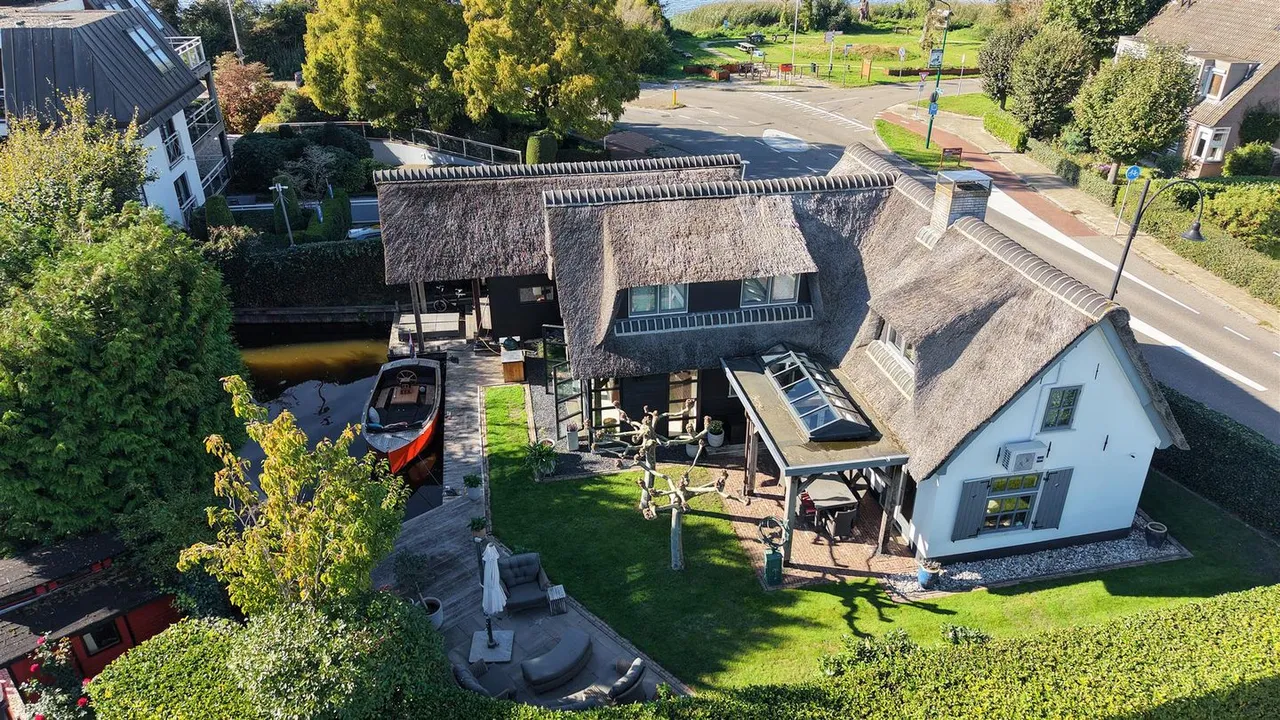 Vrijstaande woning te koop: Oud-Loosdrechtsedijk 293, Loosdrecht
