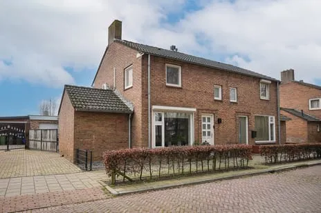 Twee-onder-één-kap te koop: Oud Munsterstraat 9, Kerkdriel Kerkdriel