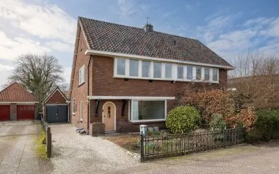 Twee-onder-één-kap te koop: Oud Laren 7, Laren-Centrum Laren