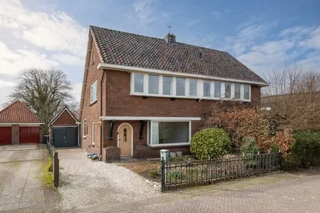 Twee-onder-één-kap te koop: Oud Laren 7, Laren-Centrum Laren (Nh)