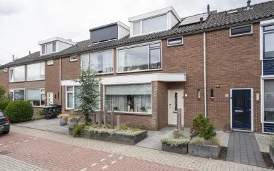 Terraced house for sale: Oudaenstraat 7, Schrijversbuurt Papendrecht
