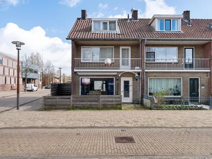 Hoekwoning te koop: Ouddiemerlaan 100, Ruimzicht Oost Diemen