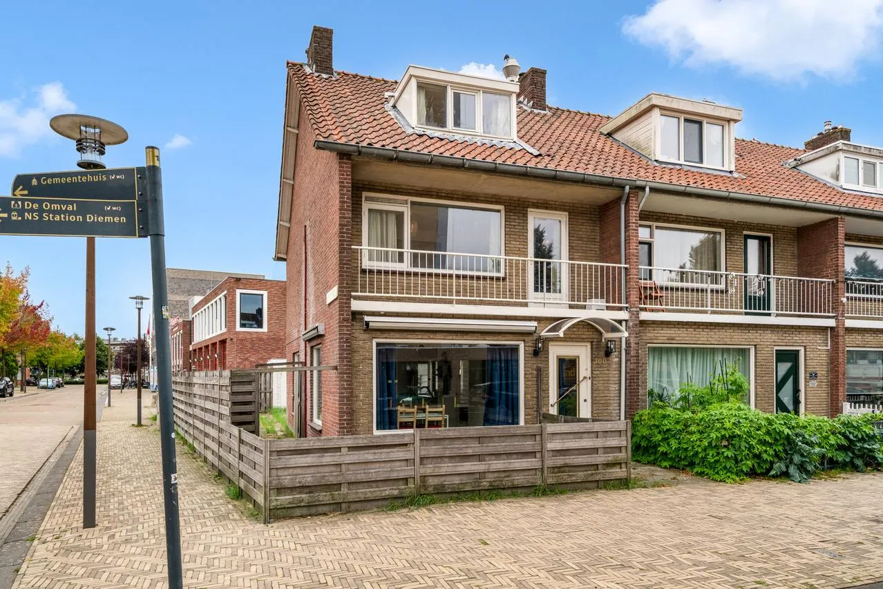 Hoekwoning te koop: Ouddiemerlaan 100, Diemen