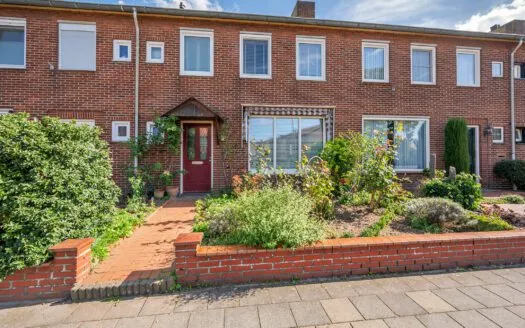 Tussenwoning te koop: Oude Baan 22, Reuver