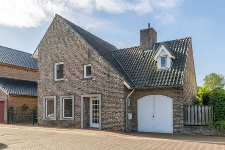Twee-onder-één-kap te koop: Oude Baan 28, Wahlwiller Wittem