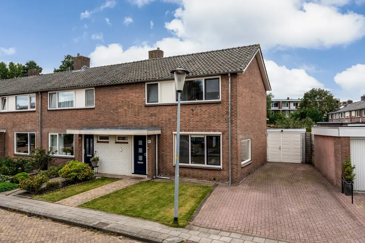 Hoekwoning te koop: Oude Bos 18, Veendam