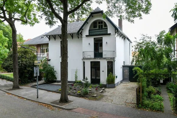 Hoekwoning te huur: Oude Enghweg 22, Raadhuiskwartier Hilversum