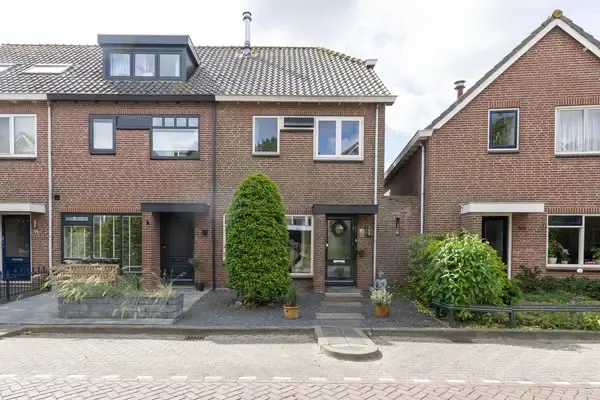 Tussenwoning te koop: Oude Haven 45, Medemblik Oude Stad Medemblik