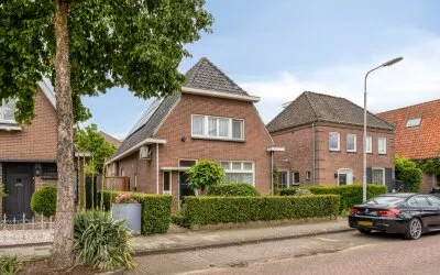 Twee-onder-één-kap te koop: Oude Kerkstraat 26, Centrum-West Oss