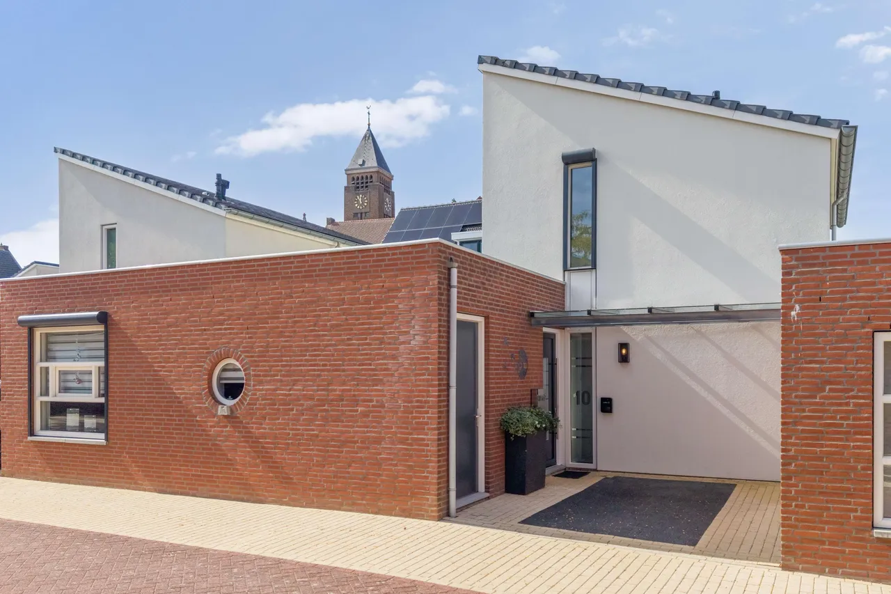 Tussenwoning te koop: Oude Landgraaf Hof 10, Landgraaf