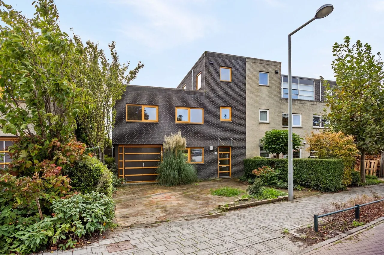 Hoekwoning te koop: Oude Middenweg 58, 'S-Gravenhage