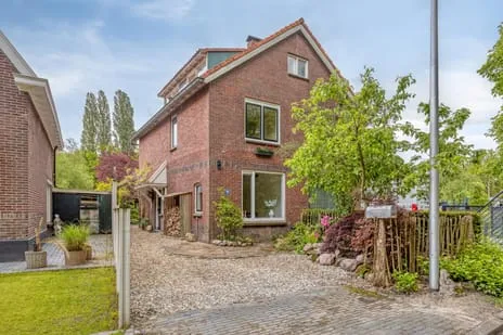 Twee-onder-één-kap te koop: Oude Ootmarsumsestraat 28, Bekspring Oldenzaal