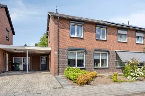 Terraced house for sale: Oude Pastoriestraat 70, Maasbree-centrum Maasbree