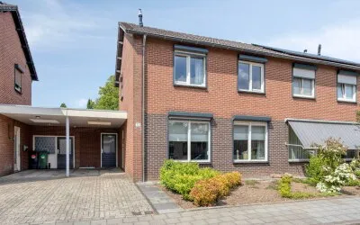 Tussenwoning te koop: Oude Pastoriestraat 70, Maasbree-centrum Maasbree