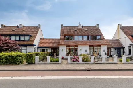 Terraced house for sale: Oude Wal 14, Hoogvliet Noord Hoogvliet Rotterdam
