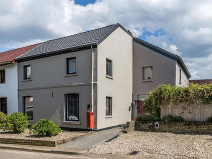 Twee-onder-één-kap te koop: Oude Amstenraderweg 1, Merkelbeek-Douvergenhout Merkelbeek
