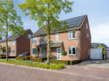 Twee-onder-één-kap te koop: Oude Dijk 62, Liempde Liempde