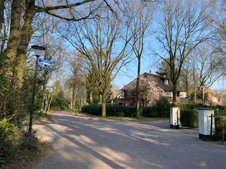 Twee-onder-één-kap te huur: Oude Huizerweg 22, Blaricum-Dorp Blaricum