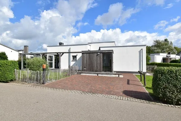 Vrijstaande woning te koop: Oude Nieuwlandseweg 11B13, Ouddorp