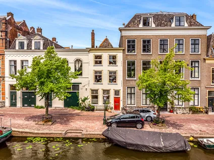 Tussenwoning te koop: Oude Singel 76, Leiden