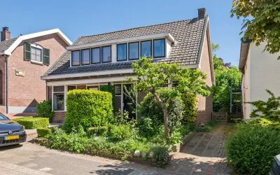 Twee-onder-één-kap te koop: Oude Veenendaalseweg 6, Rhenen Binnenstad Rhenen