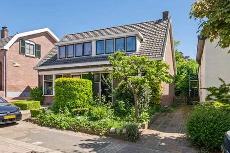 Twee-onder-één-kap te koop: Oude Veenendaalseweg 6, Rhenen Binnenstad Rhenen