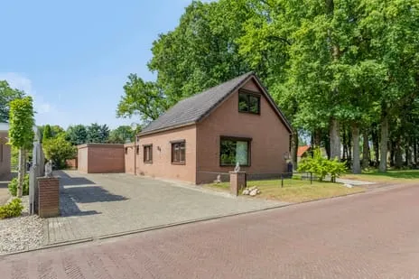 Vrijstaande woning te koop: Oude Zuidbargerstraat 2, Noordbarge Emmen