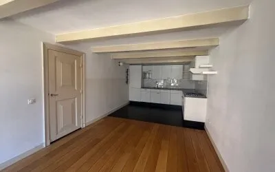 Appartement te huur: Oudekerksplein 13-1, Oude Kerk e.o. Amsterdam