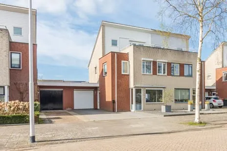 Tussenwoning te koop: Oudenboschstraat 7, Dongewijk Noord Tilburg