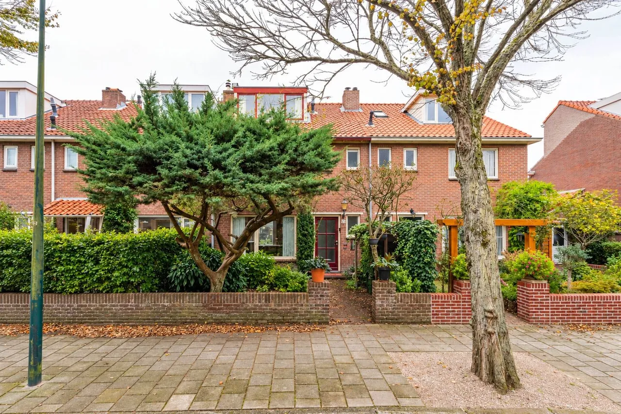 Tussenwoning te koop: Oudenhoflaan 23, Oegstgeest