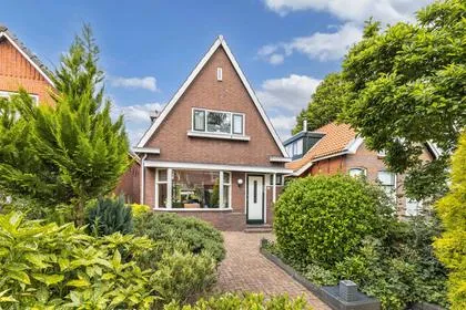 Detached house for sale: Oudeweg 113, De Swetten centrum Drachten
