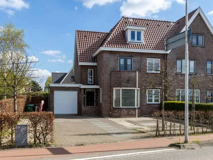 Twee-onder-één-kap te koop: Oudeweg 11A, Nootdorp