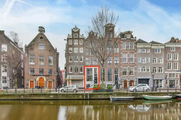 Woning te huur: Oudezijds Voorburgwal, Nes e.o. Amsterdam
