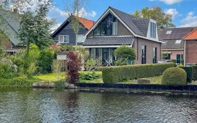 Vrijstaande woning te koop: Oudkerkseweg 3A, Giessen-Oudekerk-Dorp Giessenburg