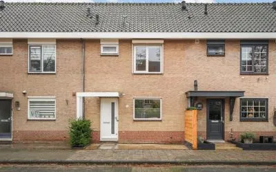 Tussenwoning te koop: Oudlaan 42, Pijletuinen Naaldwijk