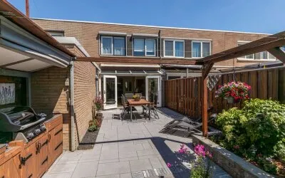 Tussenwoning te koop: Oudlaan 60, Pijletuinen Naaldwijk