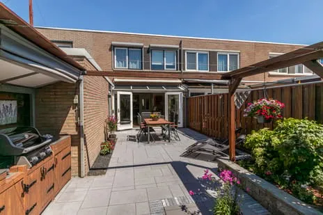 Tussenwoning te koop: Oudlaan 60, Pijletuinen Naaldwijk