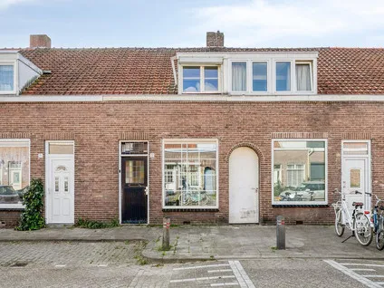 Tussenwoning te koop: Outshoornstraat 89, Bouwmeestersbuurt Zuid Tilburg