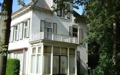 Vrijstaande woning te huur: Overbeeklaan 1, Velp-Noord boven spoorlijn Velp