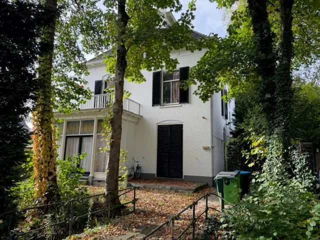 Vrijstaande woning te huur: Overbeeklaan 1, Velp (Ge)