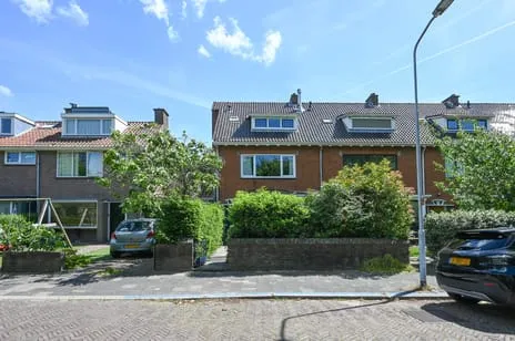 Tussenwoning te koop: Overburgkade 46, Voorburg