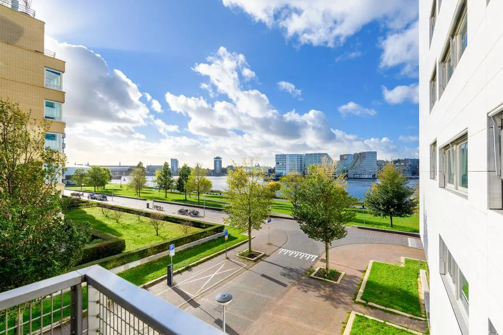 Appartement te koop: Overhoeksparklaan 154, Amsterdam