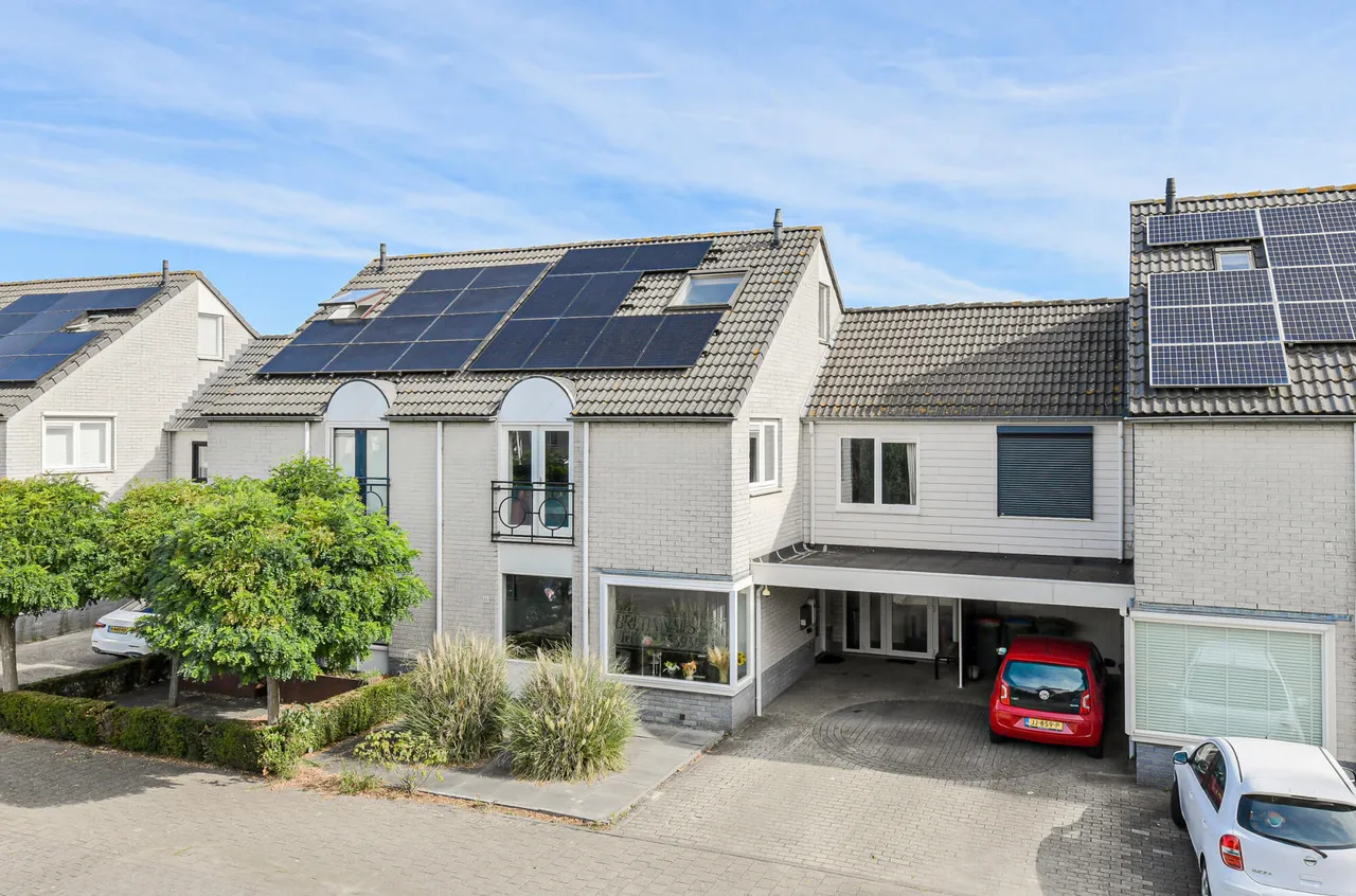 Tussenwoning te koop: Overkroetenlaan 26, Breda