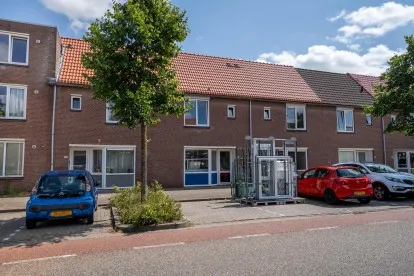 Tussenwoning te koop: Overlanderstraat 376, Overlanderstraat en omgeving Purmerend