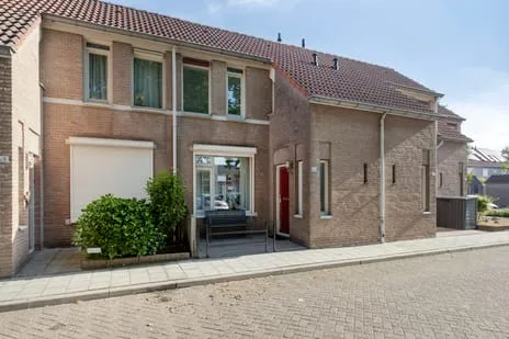 Tussenwoning te koop: Overspoor 66, Annabuurt en Suytkade Helmond