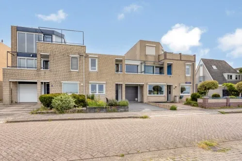 Tussenwoning te koop: P. Boorsmastraat 4, Westerwatering Noord Zaandam