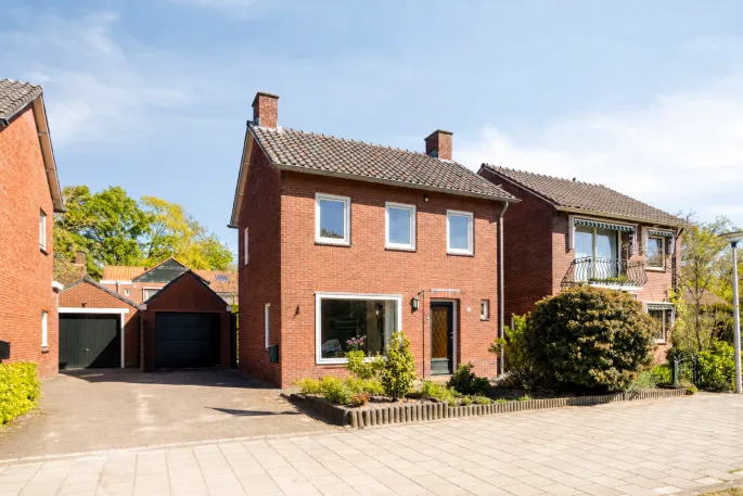 Vrijstaande woning te koop: P.H. ter Meulenplantsoen 8, Dorp Lonneker Enschede