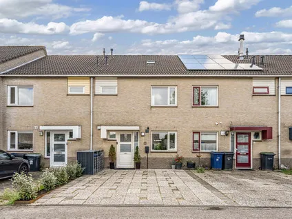Tussenwoning te koop: P.J.H. Cuypersstraat 22, Bouwmeesterbuurt West Almere