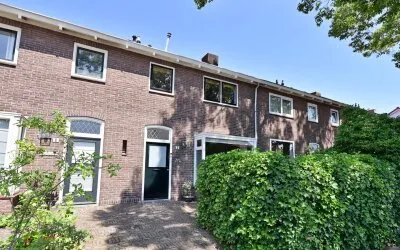 Tussenwoning te koop: P.M.R. Versteeghstraat 3, Midden Eng-West Bussum