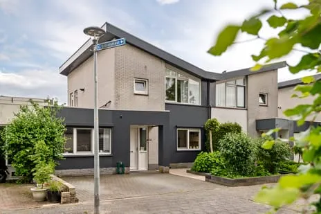 Tussenwoning te koop: P. Oosterleestraat 17, Passewaaij-Noord-West Tiel